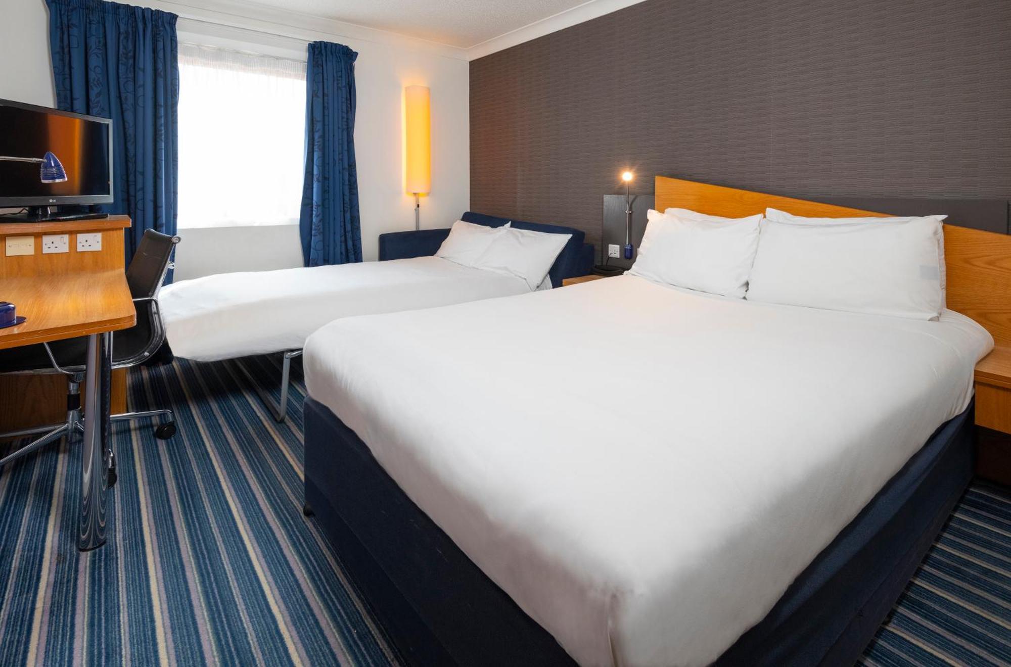Express London Chingford By Ihg Hotel 3*