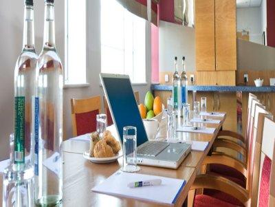 Express London Chingford By Ihg Hotel 3*