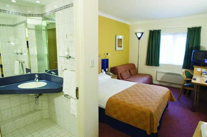 Express London Chingford By Ihg Hotel 3*